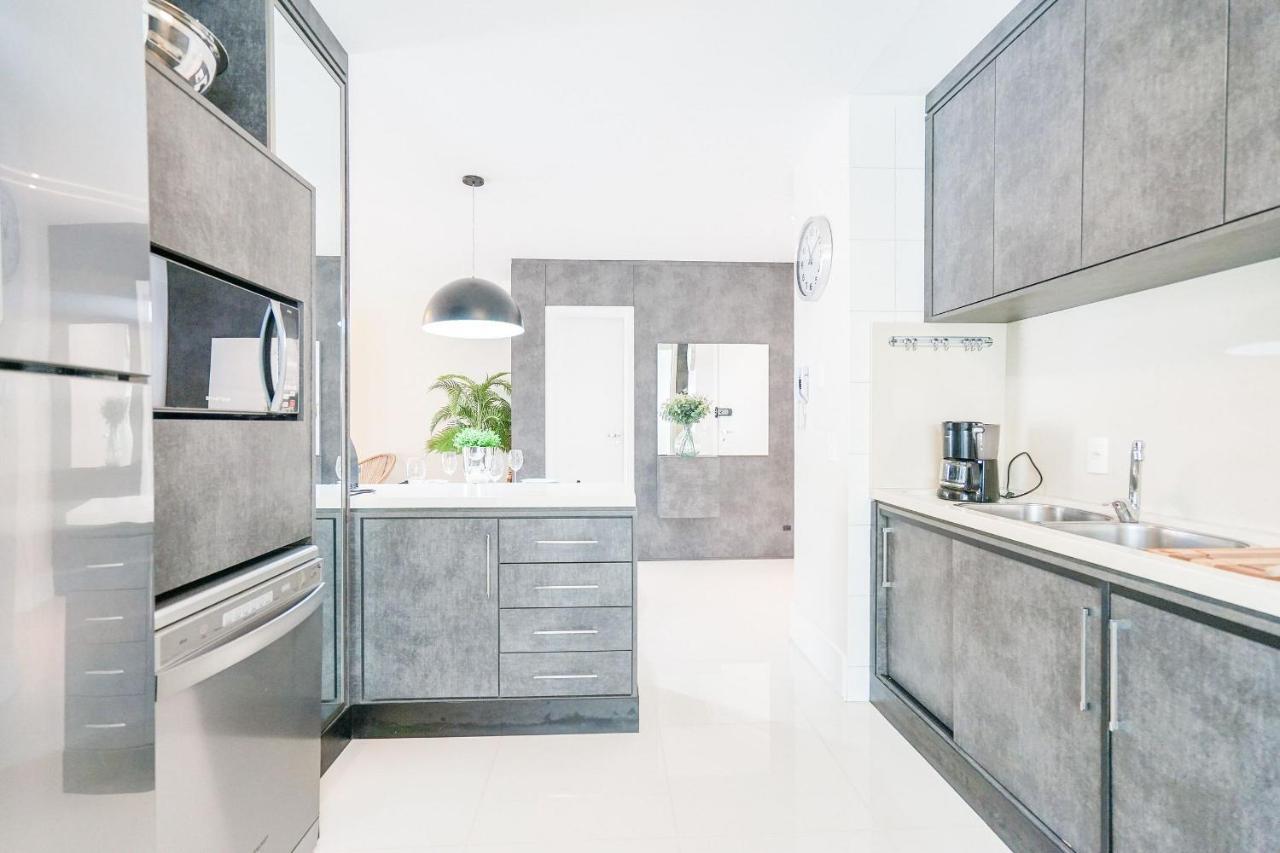 Apartamento Em Incrível Com Garagem, Cachoeira * Florianópolis